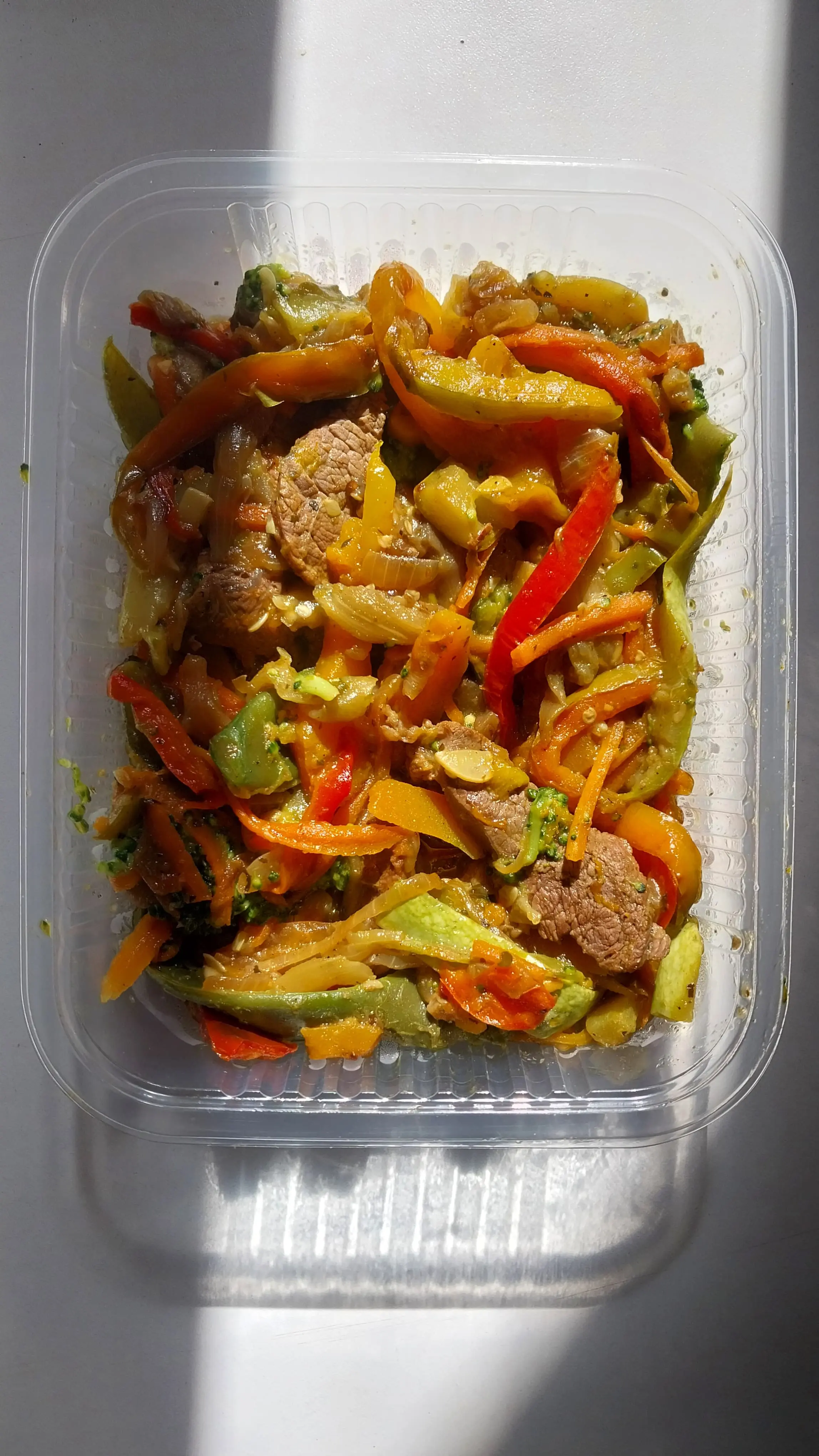 menu: Revuelto de verduras con carne