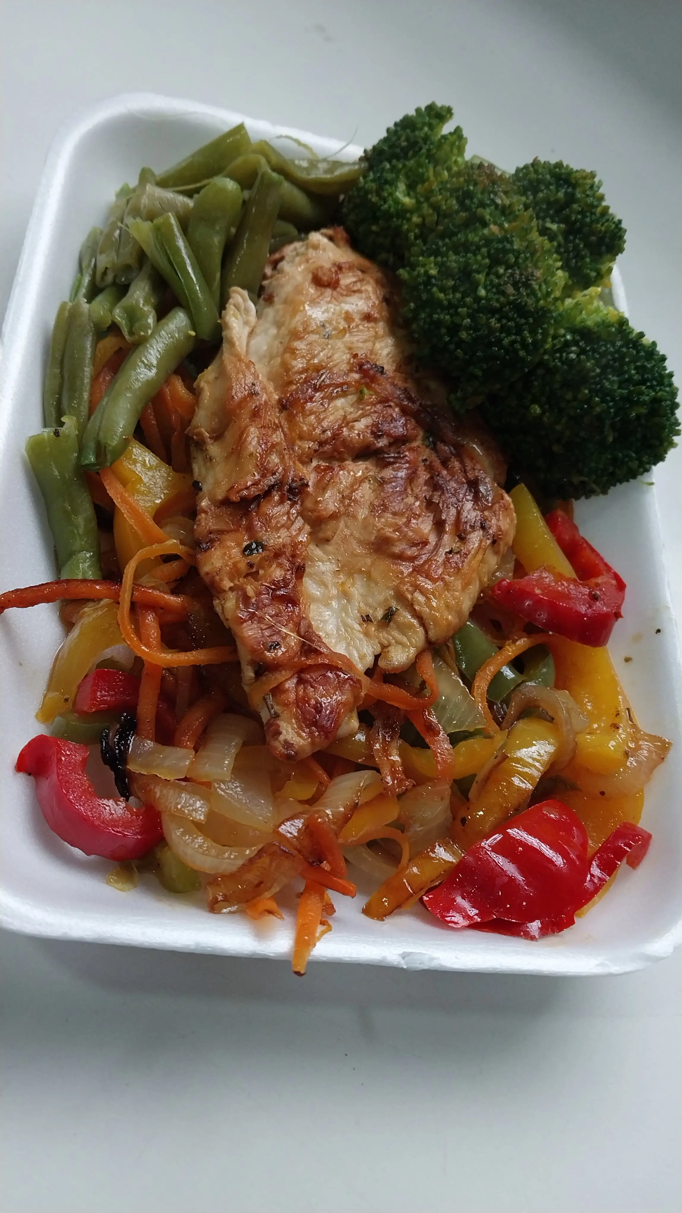 menu: Pollo a la plancha con brocoli y verduras